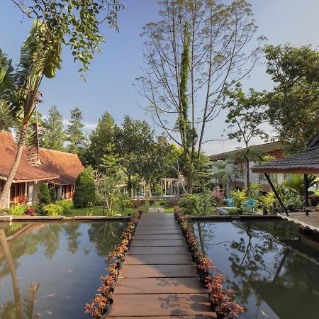 The Village Resort Богор Экстерьер фото