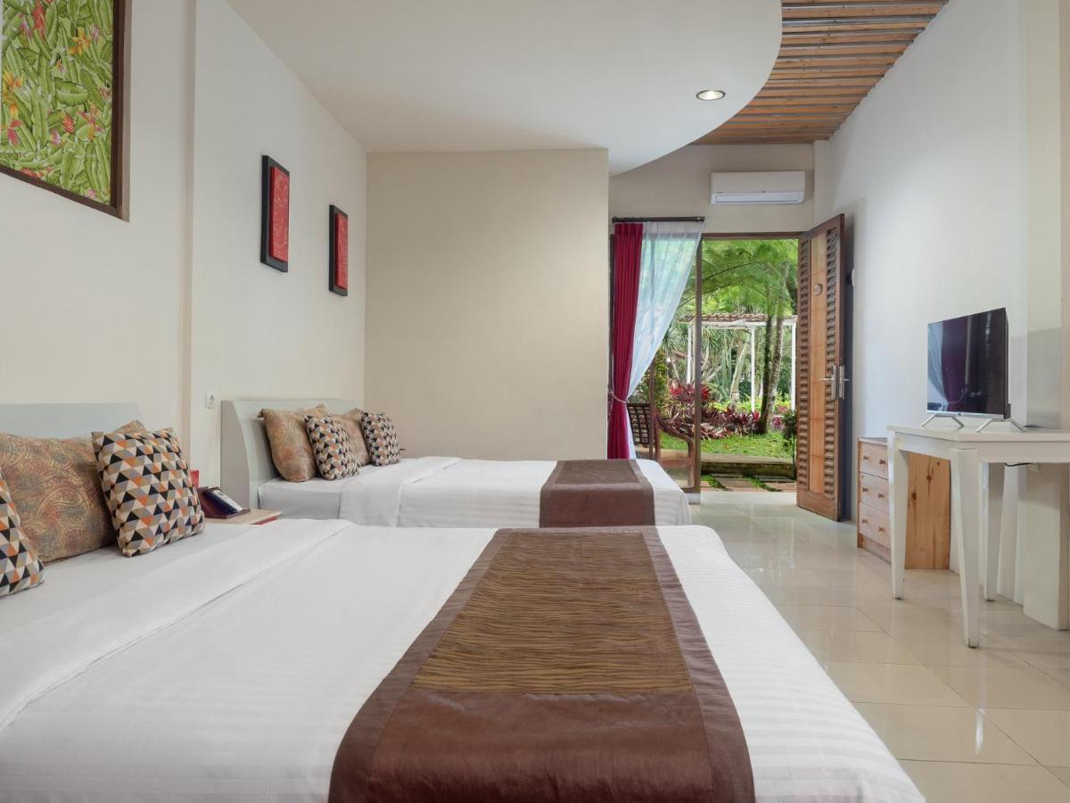 The Village Resort Богор Экстерьер фото
