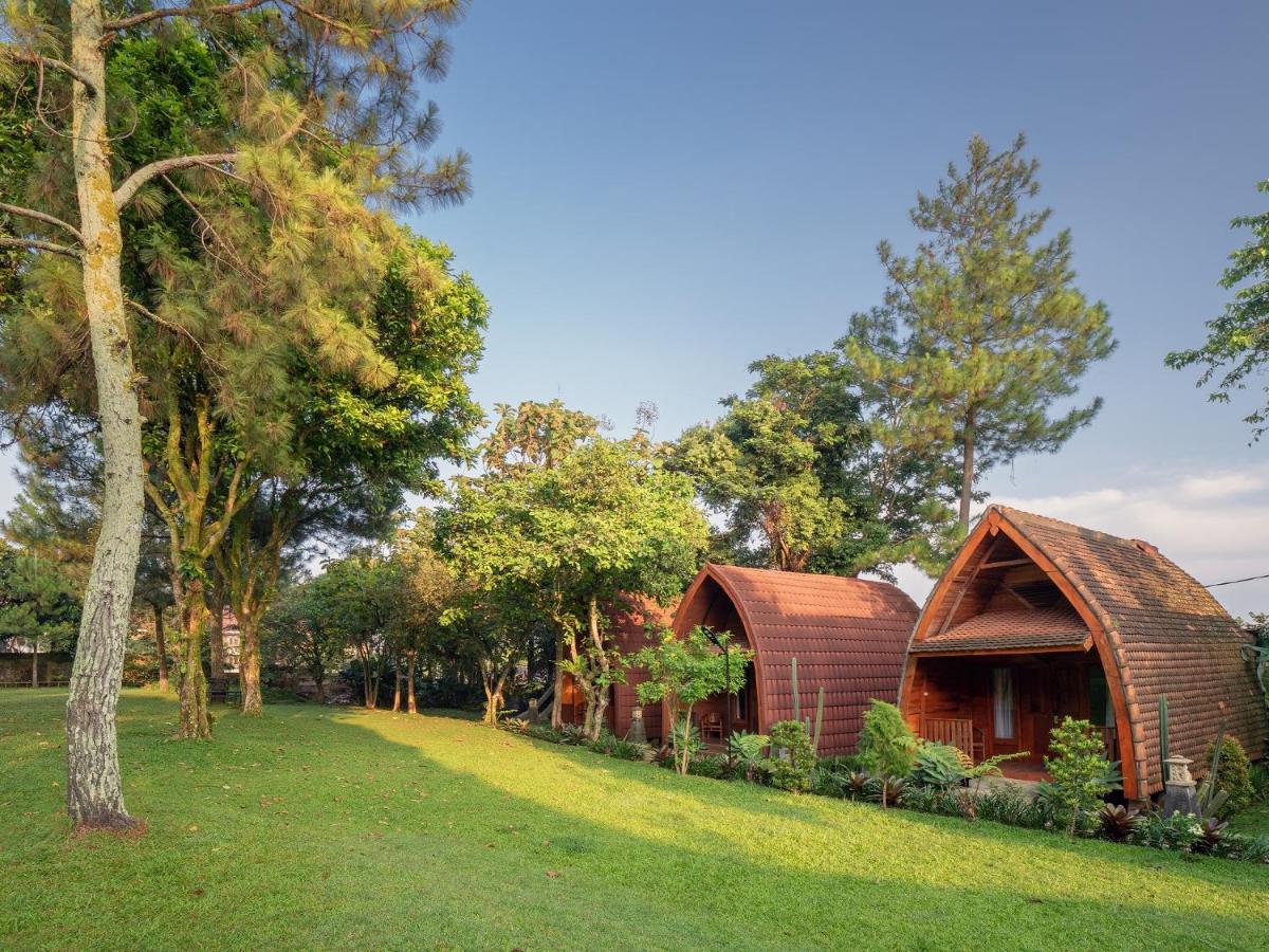 The Village Resort Богор Экстерьер фото
