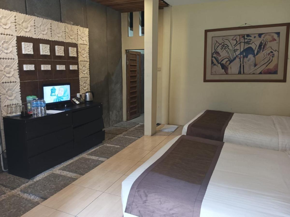 The Village Resort Богор Экстерьер фото