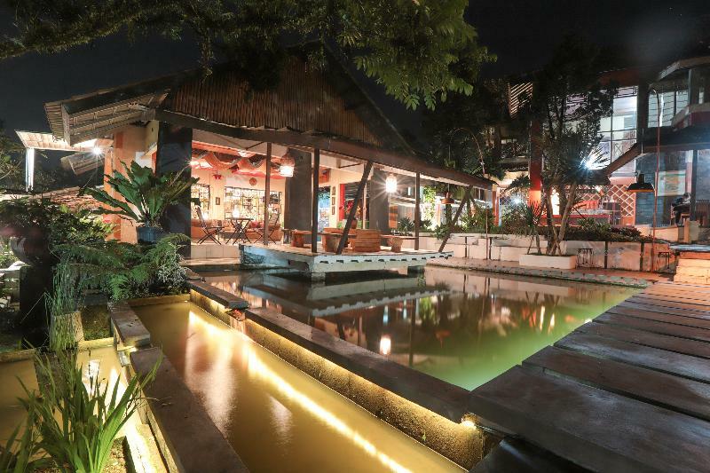 The Village Resort Богор Экстерьер фото